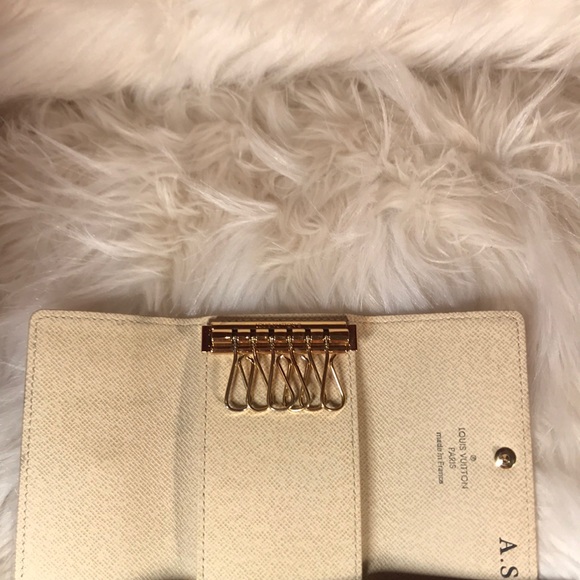 🌟SOLD🌟Authentic Damier Azur 6 Ring Key Holder - - Picture 8 of 12